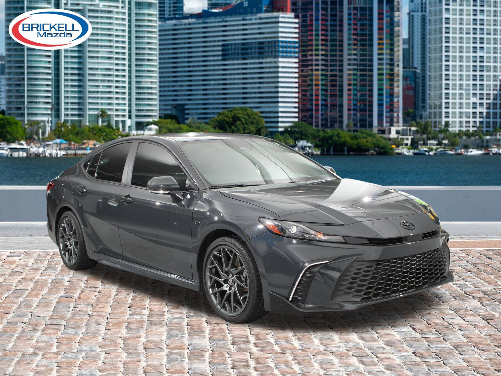 Used 2025 Toyota Camry SE FWD image 2