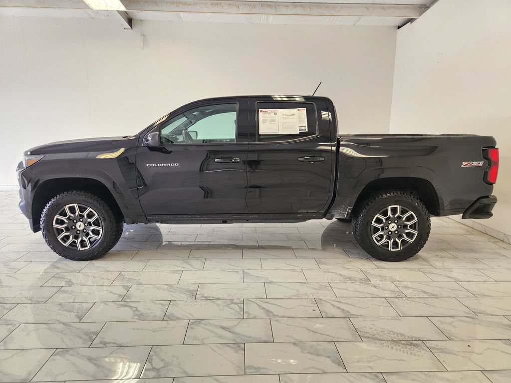 Used 2023 Chevrolet Colorado Z71 w/ Z71 Convenience Package 2 AWD/4WD image 4