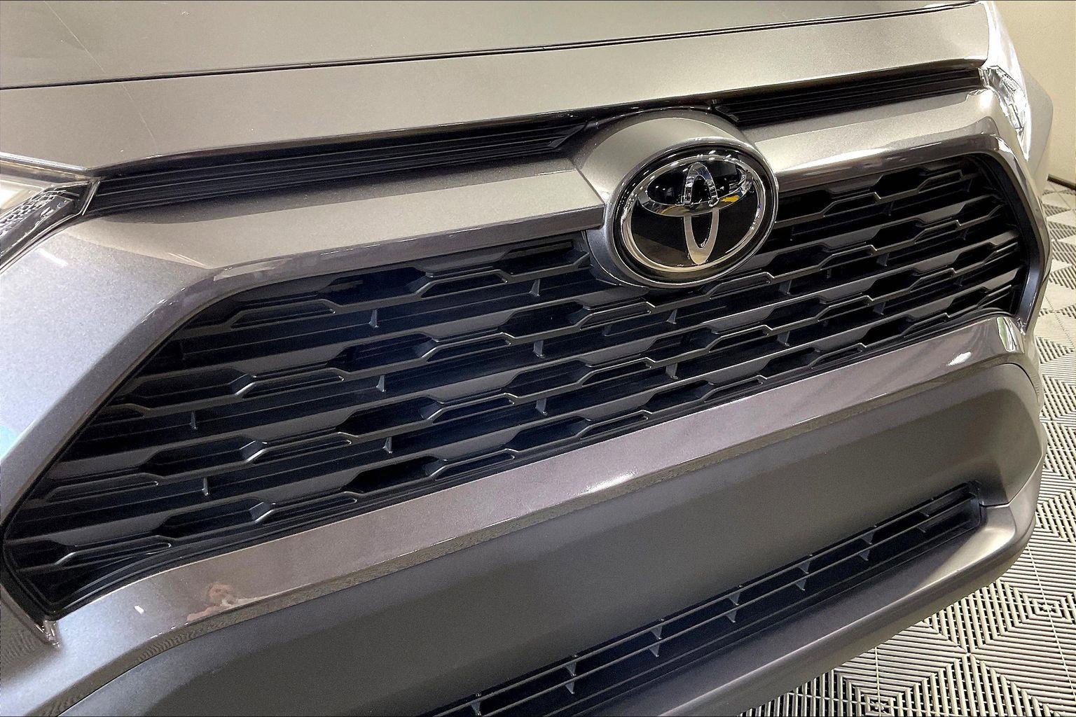 Used 2022 Toyota RAV4 XLE w/ Convenience Package image 33