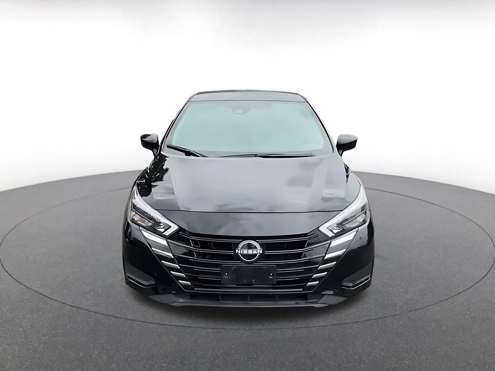 Used 2025 Nissan Versa SV FWD image 4