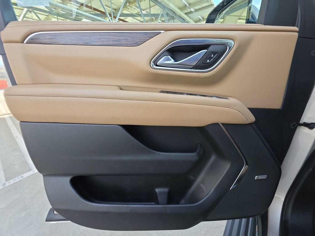 Used 2023 Chevrolet Tahoe Premier w/ Premium Package image 23