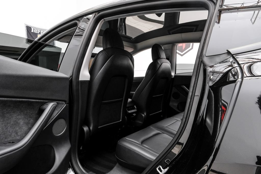 Used 2021 Tesla Model Y Long Range AWD/4WD image 39