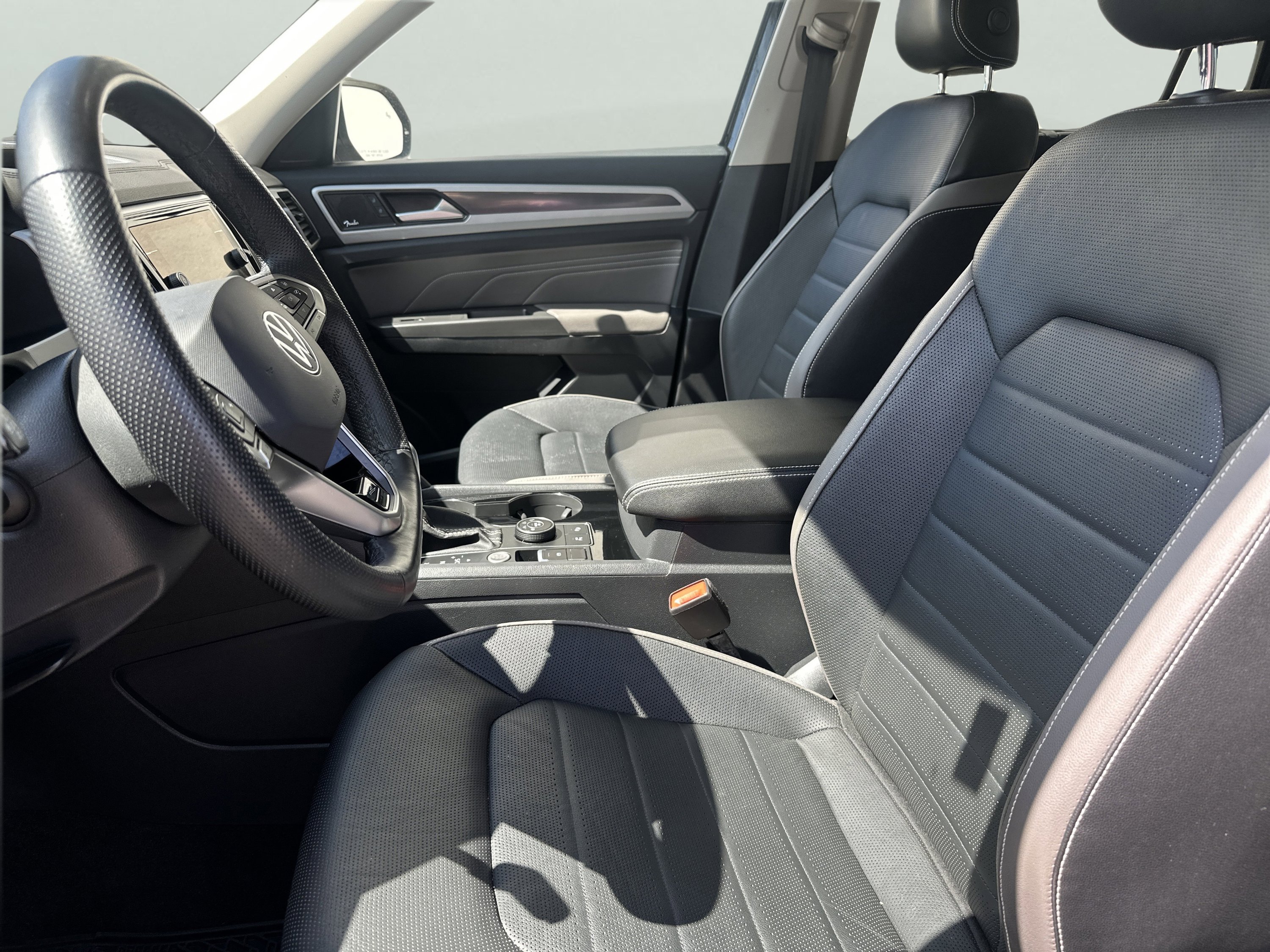 Used 2022 Volkswagen Atlas SEL Premium image 18