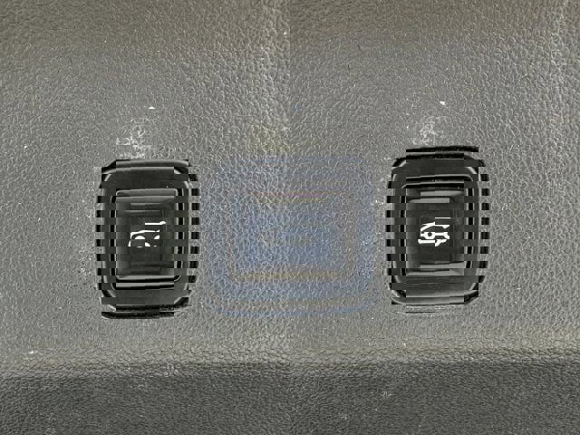 Used 2021 GMC Yukon SLT w/ SLT Premium Package image 38