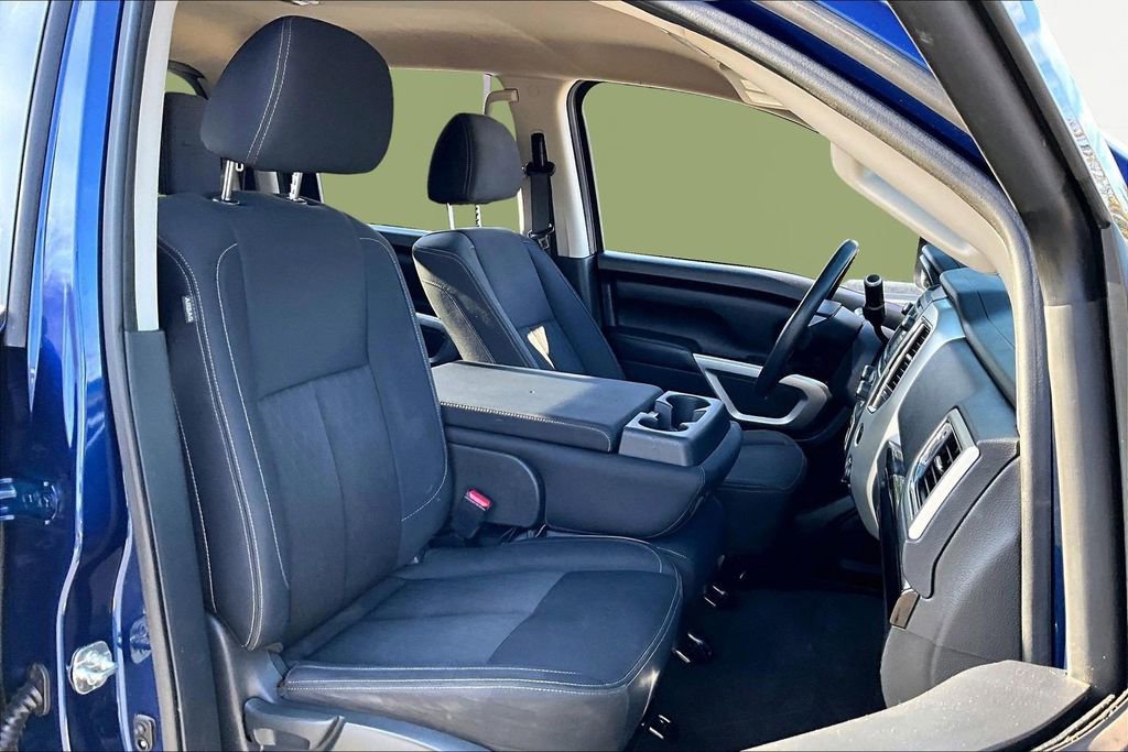Used 2019 Nissan Titan SV RWD image 20