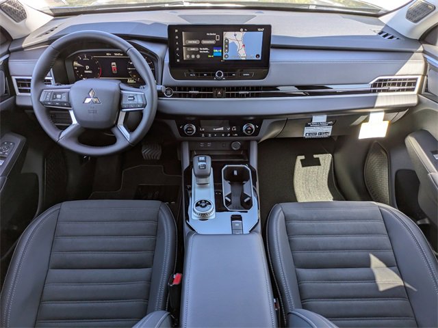 New 2025 Mitsubishi Outlander SE image 14