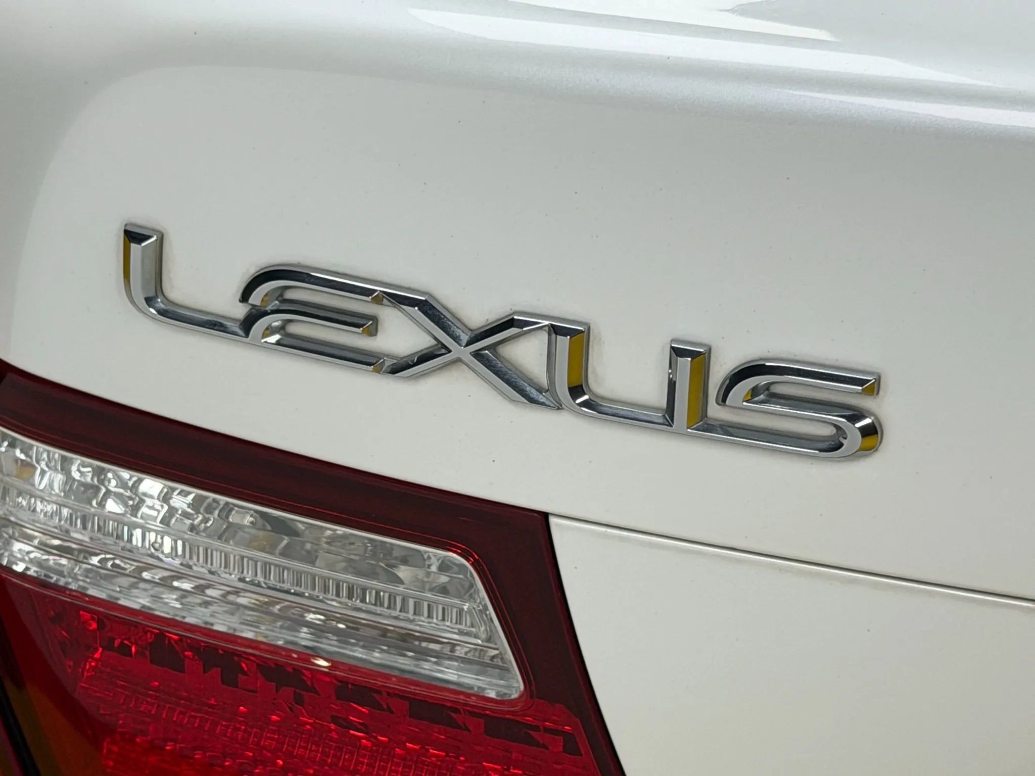 Used 2009 Lexus LS 460 AWD w/ Comfort Seating Pkg image 11