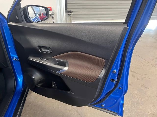 Used 2023 Nissan Kicks SR image 12