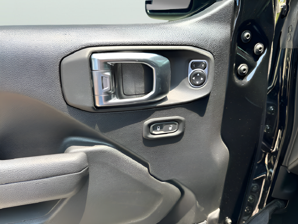 New 2025 Jeep Wrangler Unlimited Rubicon w/ Safety Group AWD/4WD image 19