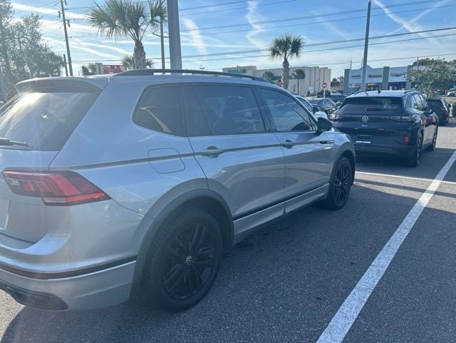 Used 2022 Volkswagen Tiguan SE R-Line FWD image 4