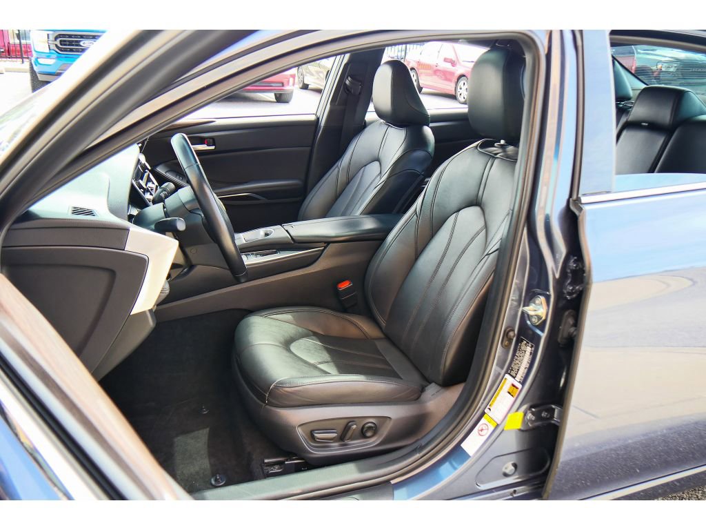 Used 2019 Toyota Avalon XLE w/ Moonroof Package FWD image 11