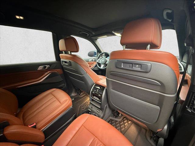 Used 2022 BMW X7 M50i w/ Dynamic Handling Package AWD/4WD image 24
