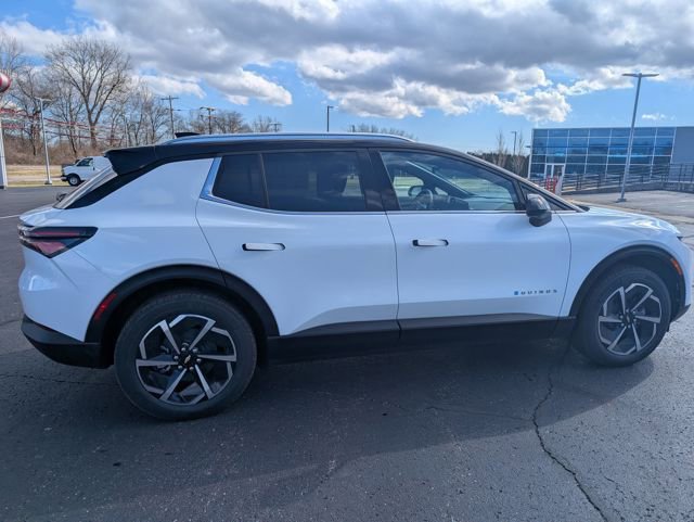 New 2026 Chevrolet Equinox EV LT image 8