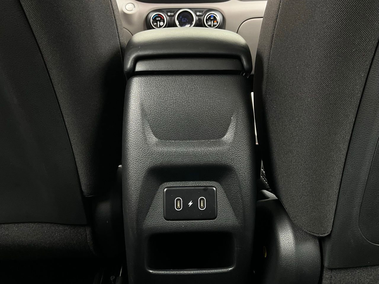 Used 2025 Hyundai Venue SEL image 11