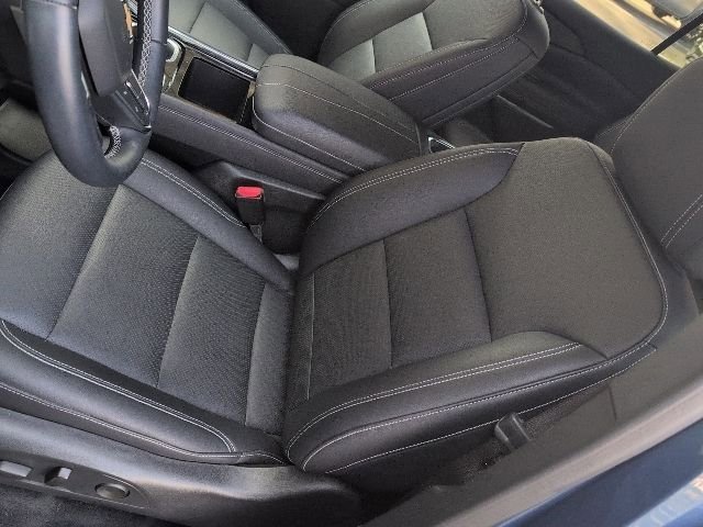 Used 2025 Chevrolet Traverse LT image 19