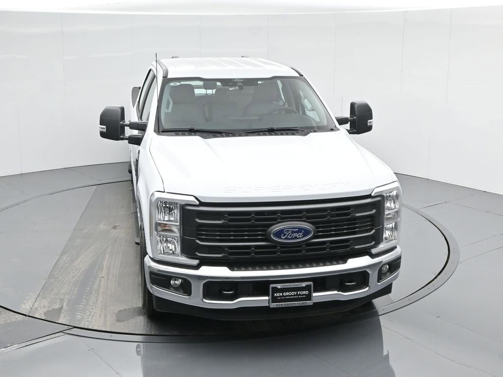 New 2026 Ford F250 XL w/ XL Chrome Package image 28