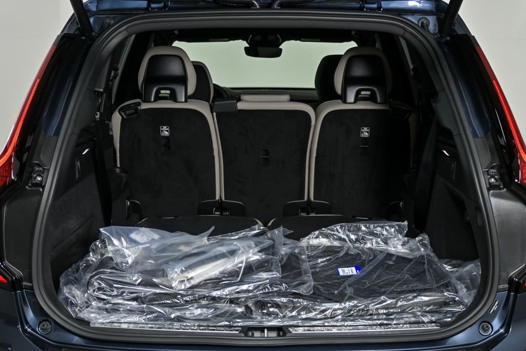 New 2026 Volvo XC90 B6 Plus w/ Protection Package Premier image 31