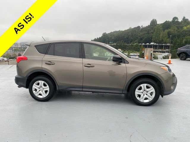 Used 2015 Toyota RAV4 LE AWD/4WD image 2