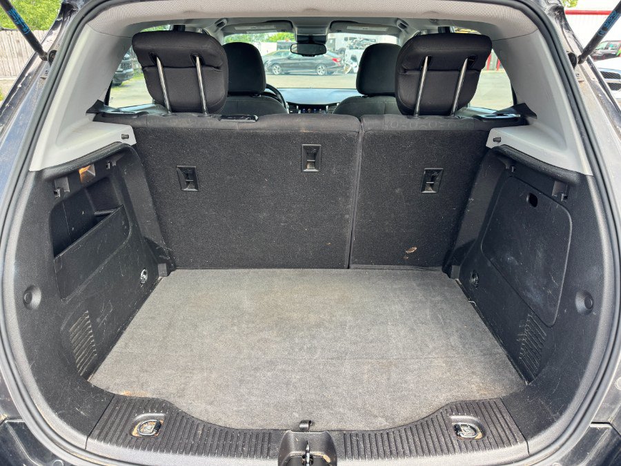 Used 2020 Chevrolet Trax LS FWD image 17