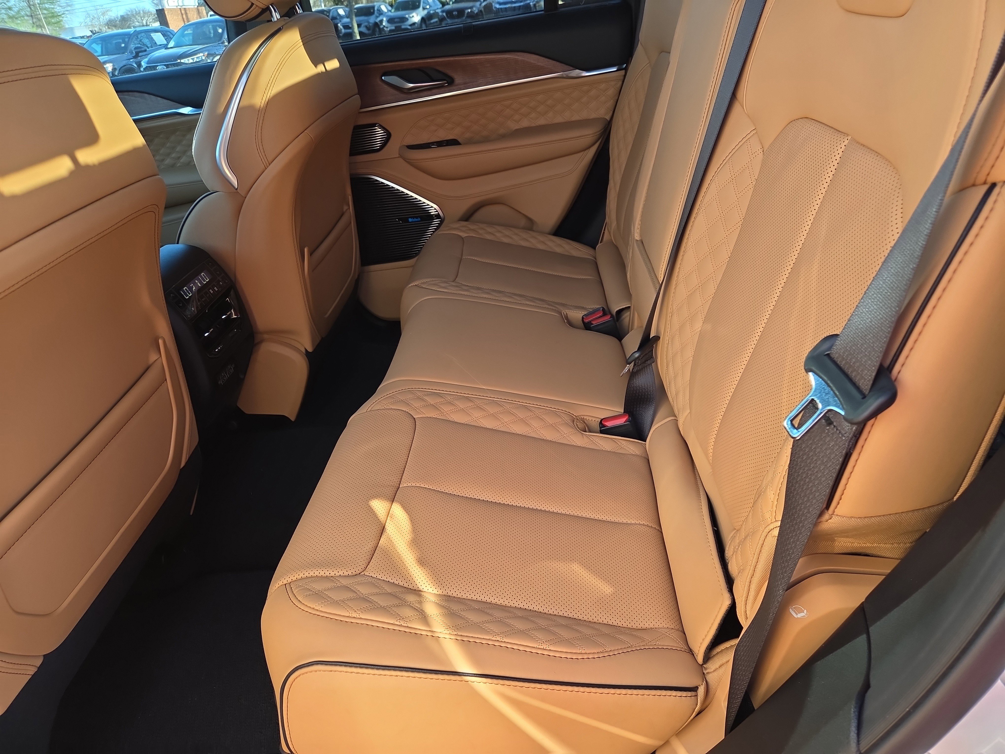 New 2025 Jeep Grand Cherokee Summit image 4