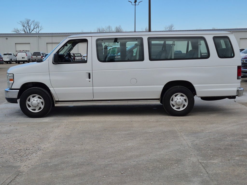 Used 2012 Ford E-350 and Econoline 350 XLT image 4