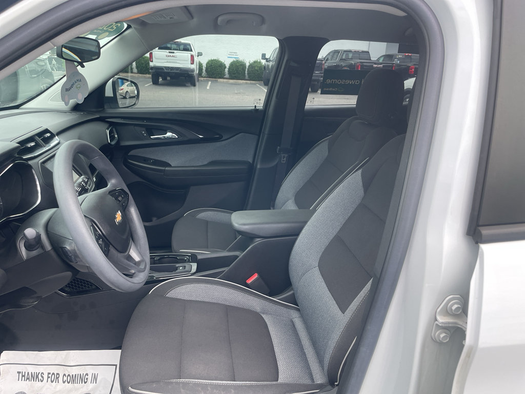 Used 2023 Chevrolet TrailBlazer LT FWD image 9