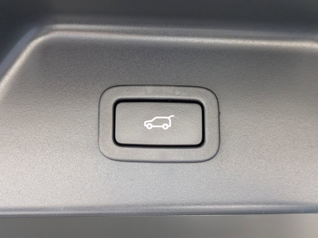 Used 2021 Land Rover Range Rover image 14