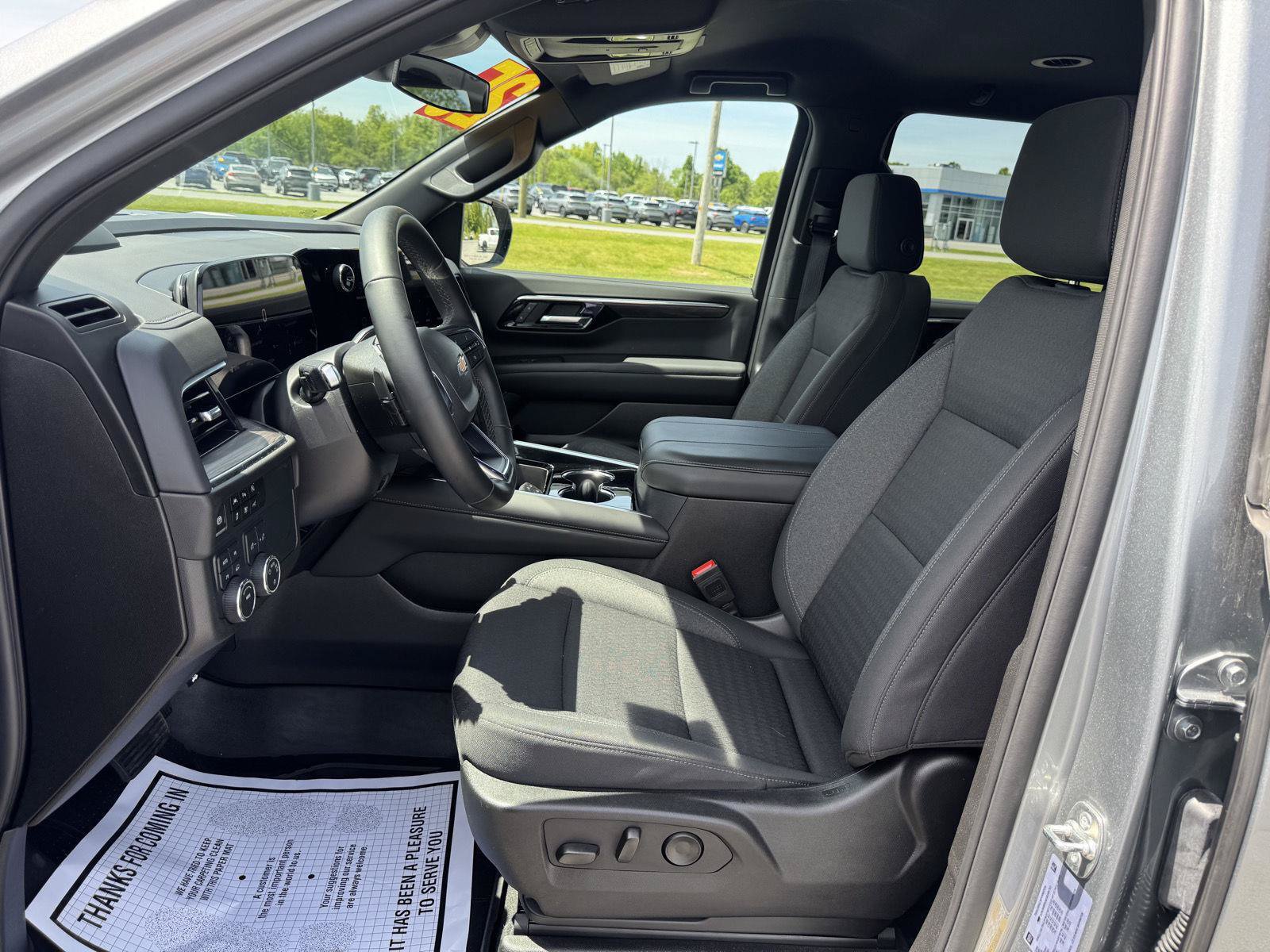Used 2025 Chevrolet Suburban LS AWD/4WD image 23