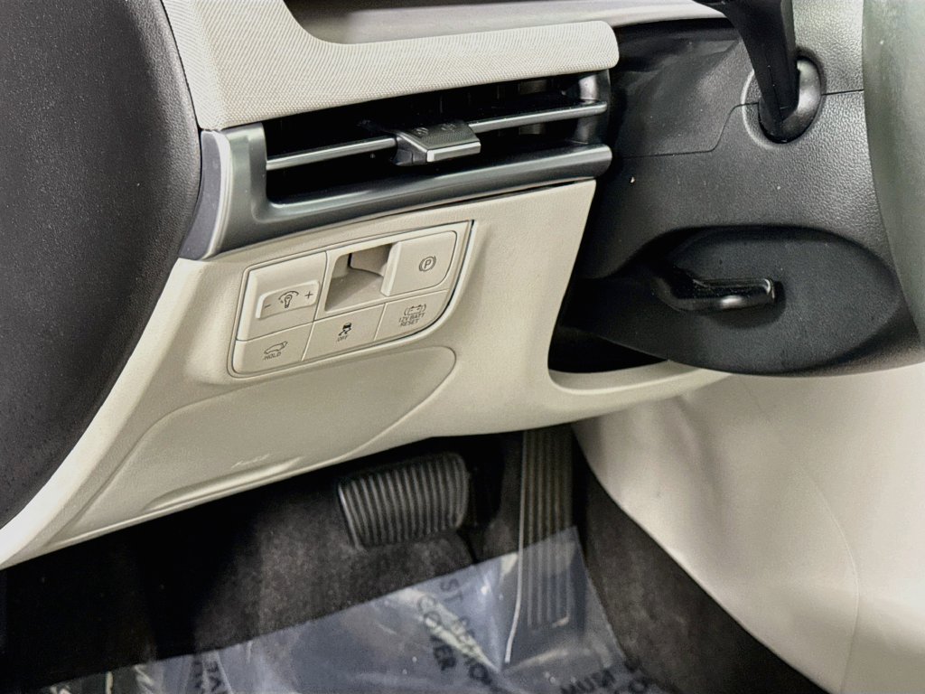 Used 2025 Hyundai Tucson Limited AWD/4WD image 22