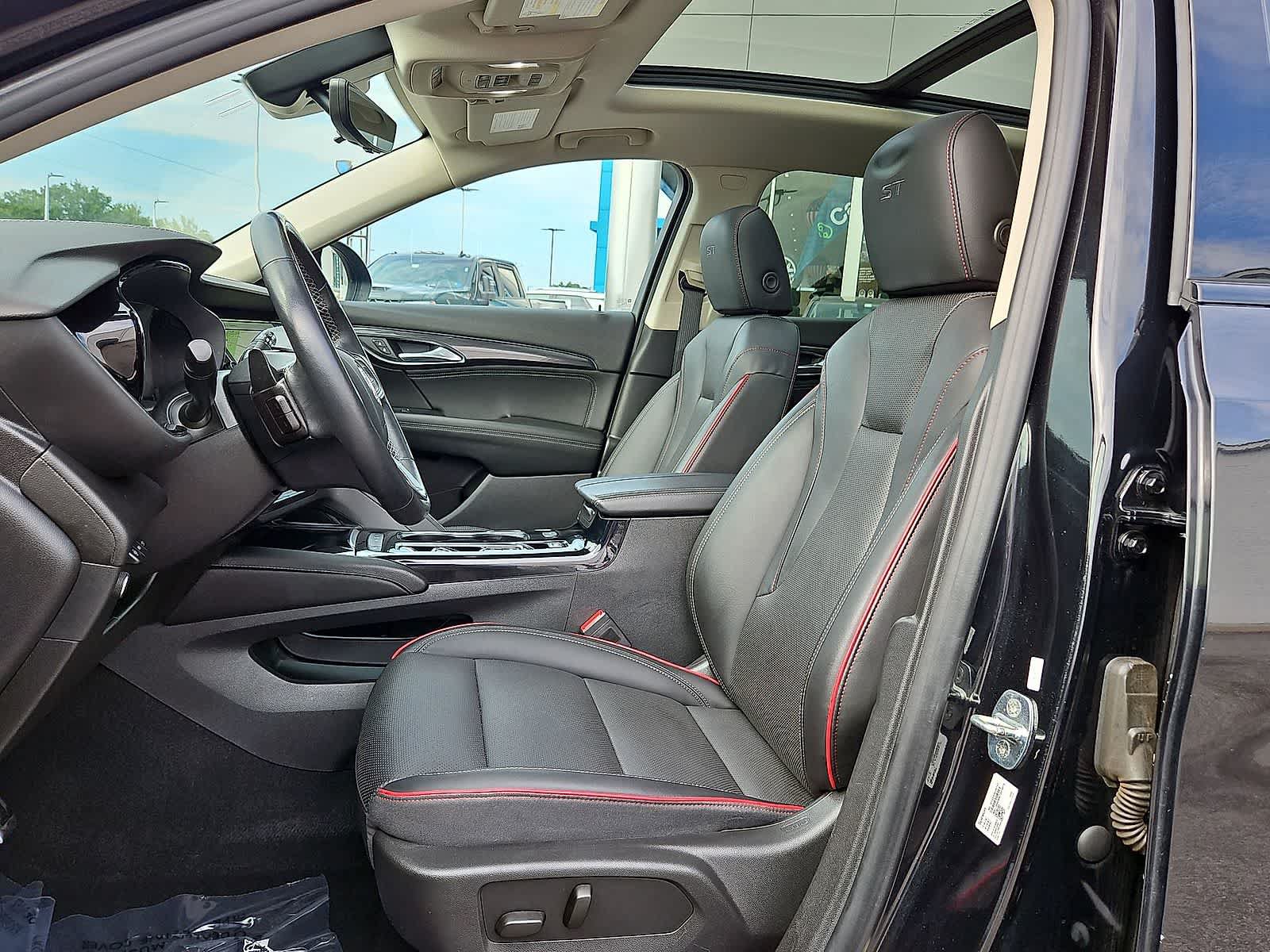 Used 2022 Buick Envision Essence w/ Technology Package II FWD image 26