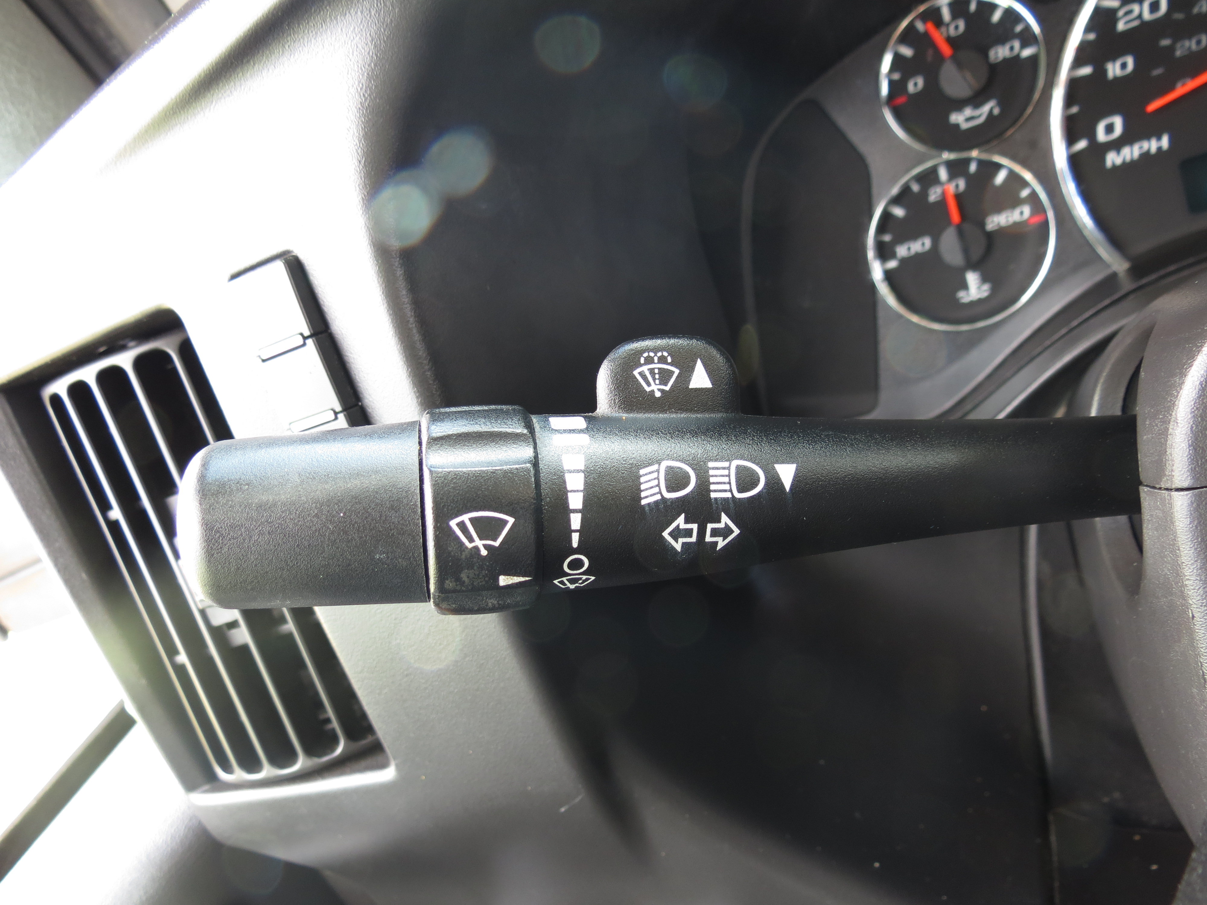 Used 2014 Chevrolet Express 2500 RWD image 13