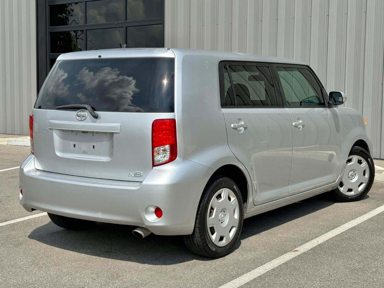 Used 2012 Scion xB FWD image 5