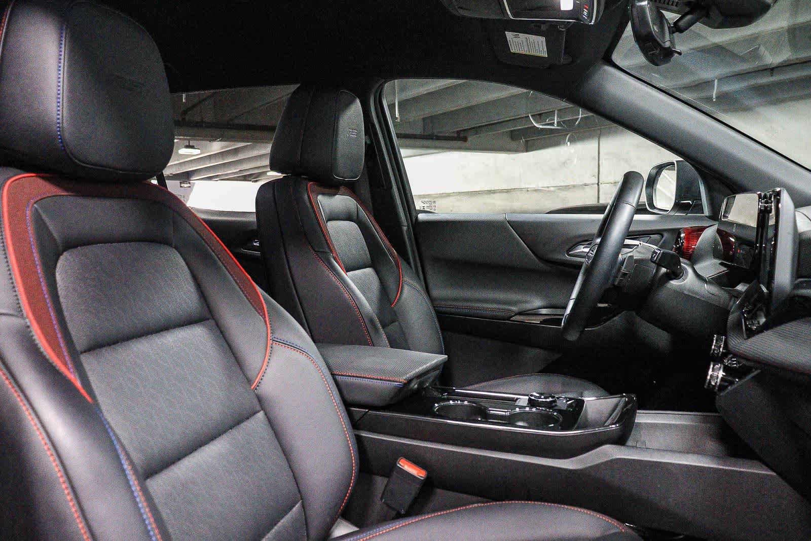 Used 2025 Chevrolet Equinox RS w/ Safety and Technology Package FWD image 17