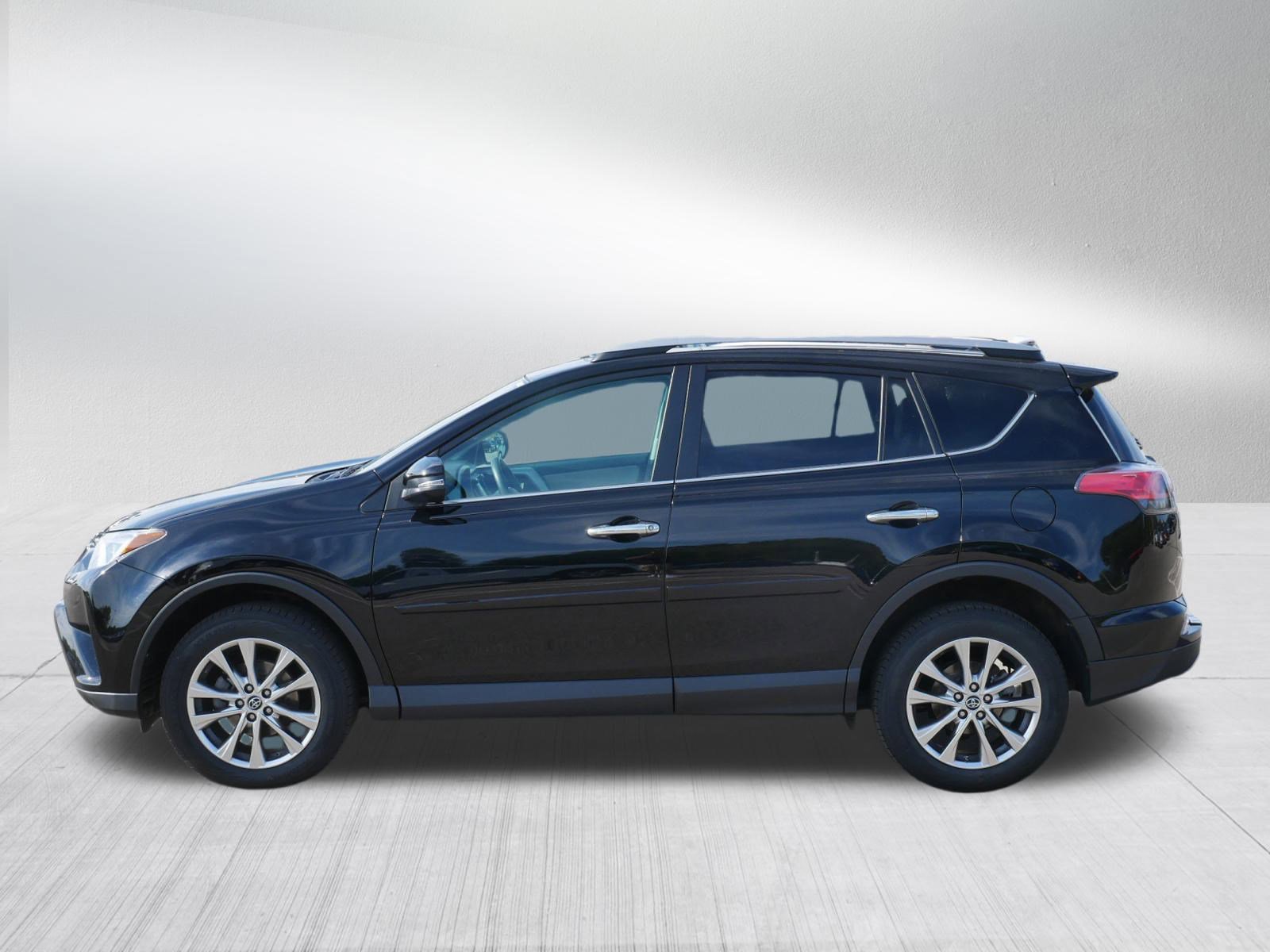 Used 2018 Toyota RAV4 Limited image 4