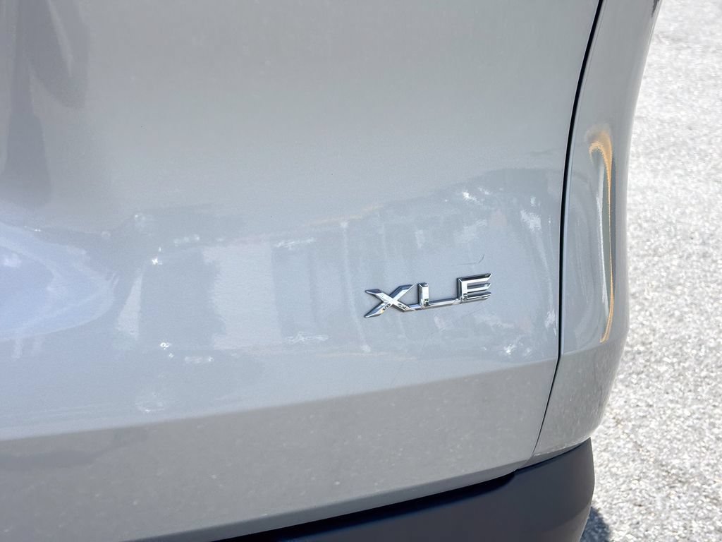Used 2025 Toyota Grand Highlander AWD image 14