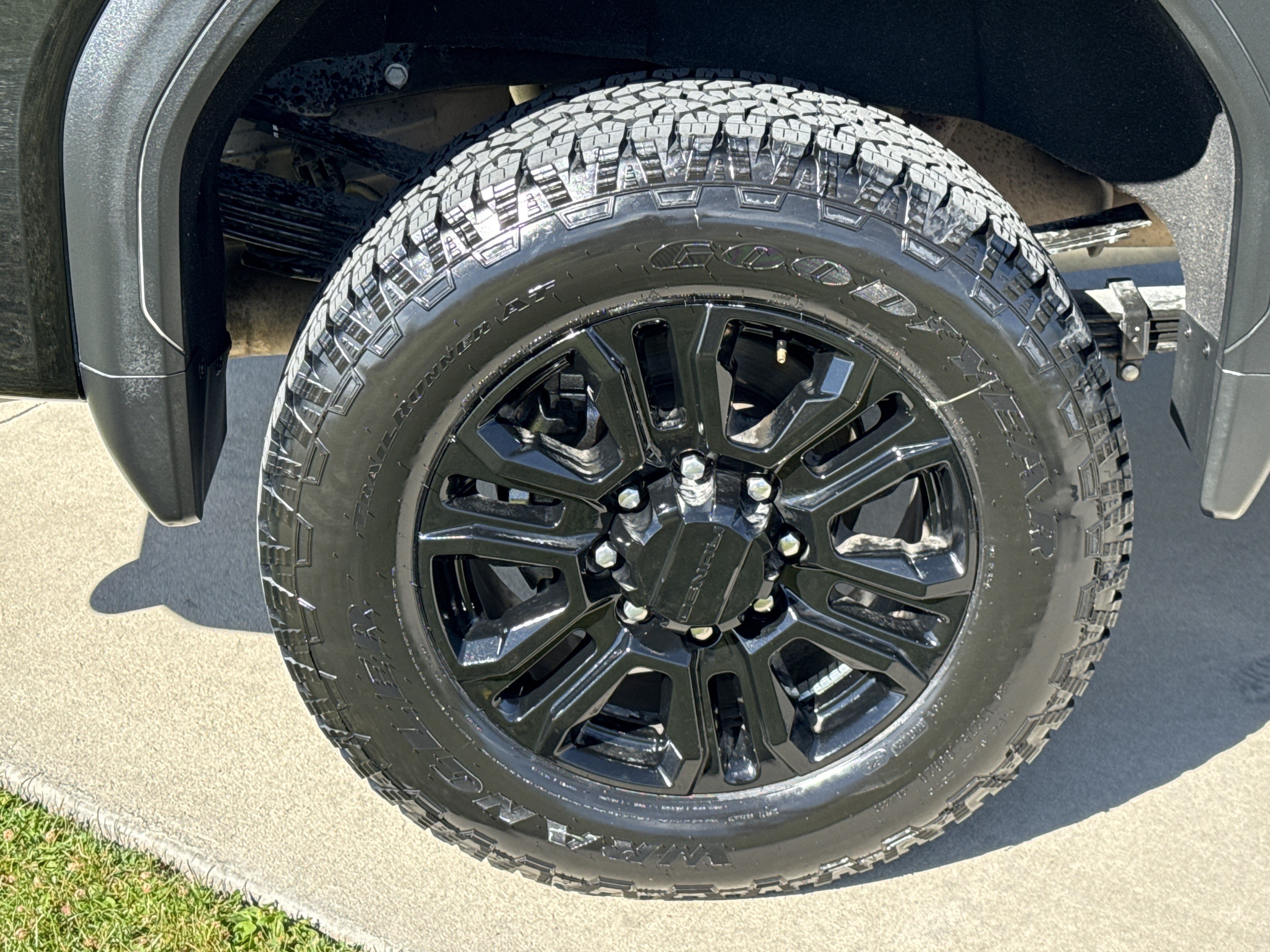 Used 2023 GMC Sierra 3500 Denali w/ Denali Black Diamond Edition AWD/4WD image 12