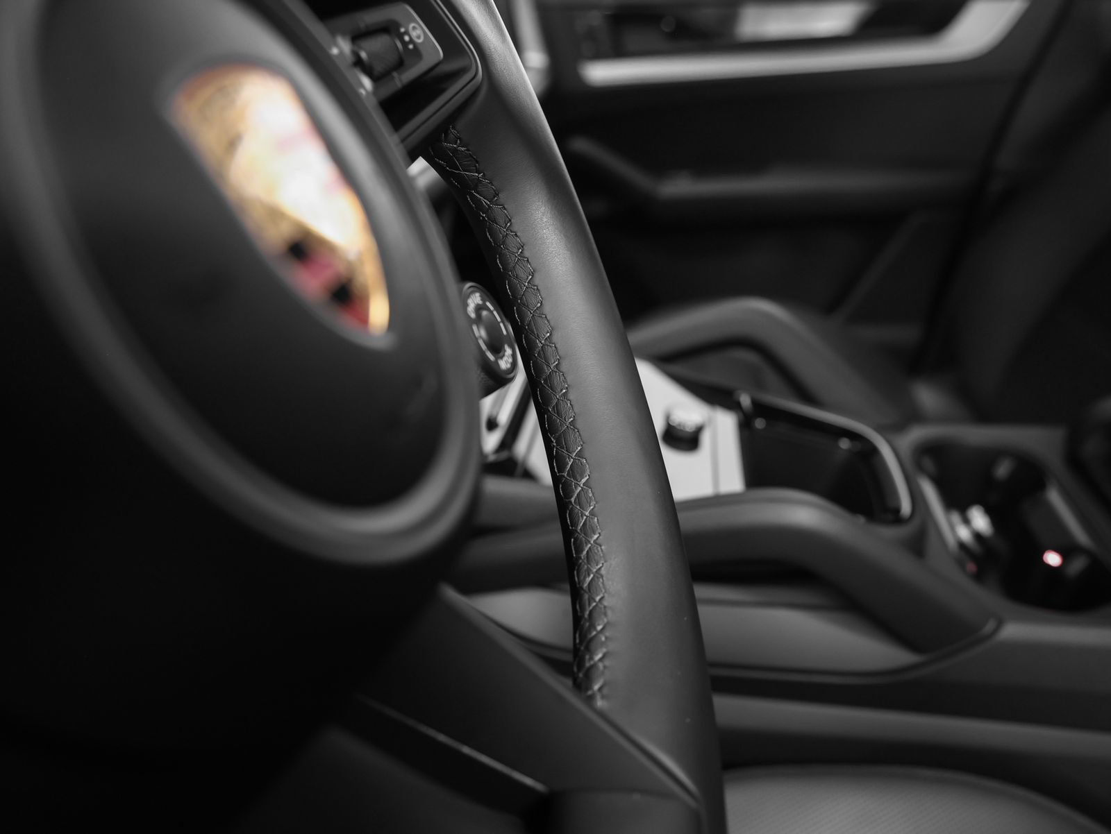 Certified 2024 Porsche Cayenne Coupe AWD/4WD image 30