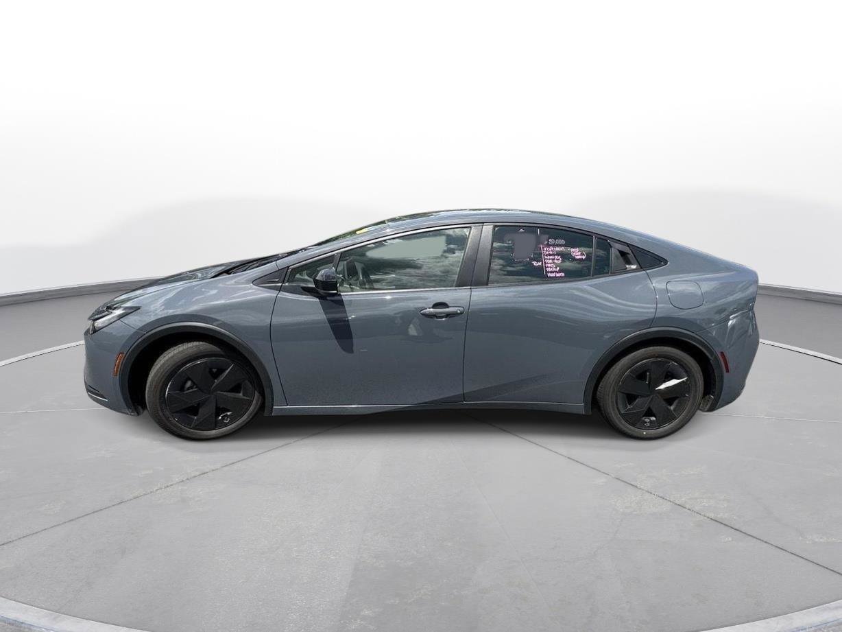Used 2023 Toyota Prius LE FWD image 10