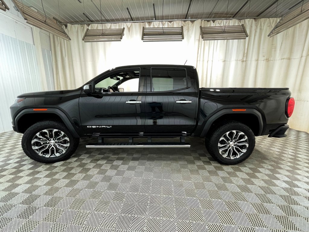 Used 2025 GMC Canyon Denali image 21