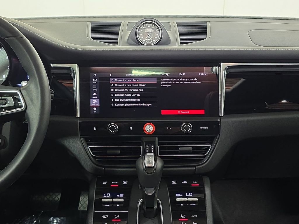 Certified 2025 Porsche Macan S AWD/4WD image 16