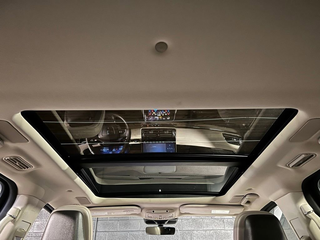 Used 2024 Lincoln Navigator Reserve AWD/4WD image 4