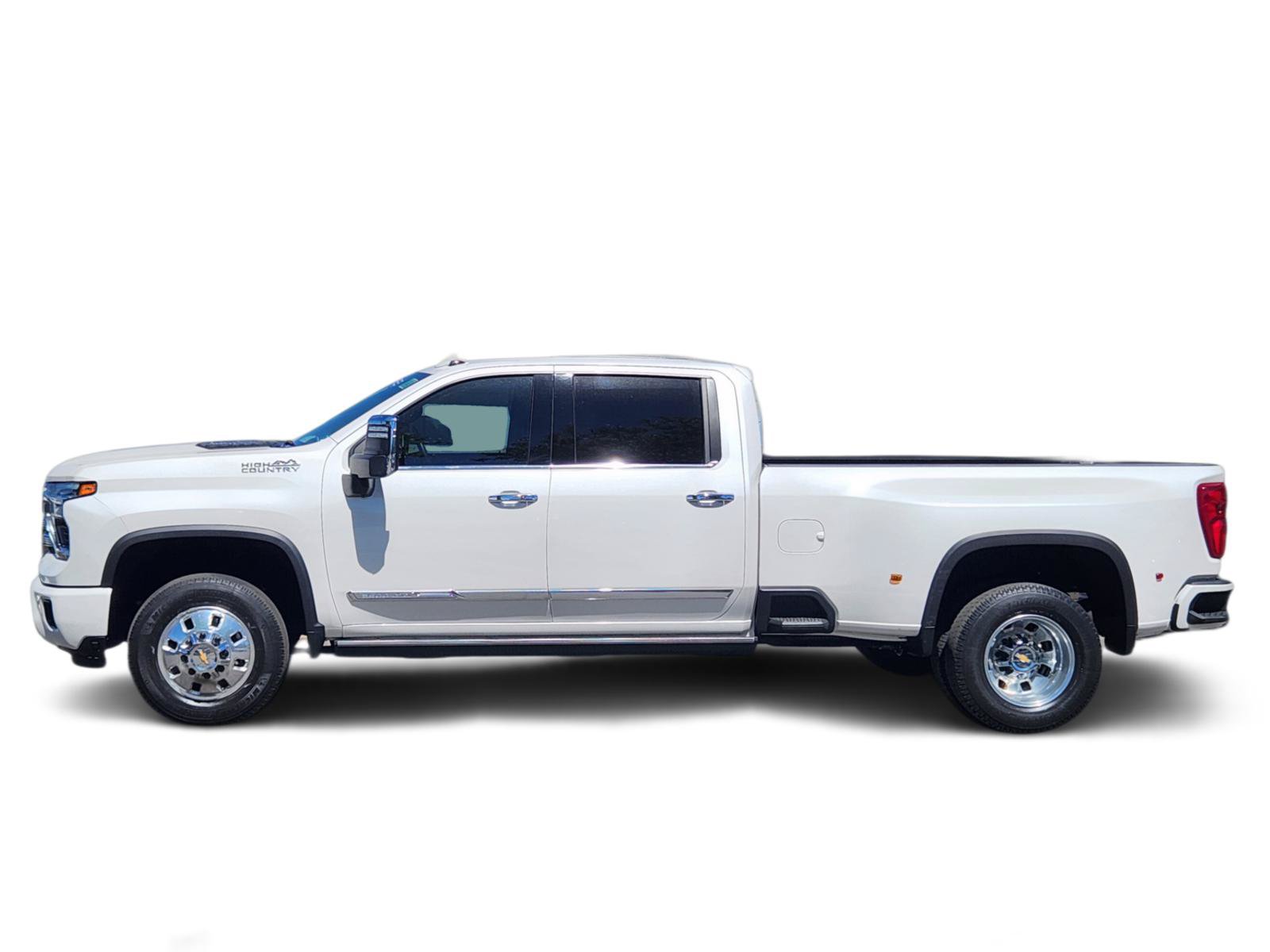 Used 2025 Chevrolet Silverado 3500 High Country w/ High Country Premium Package AWD/4WD image 2