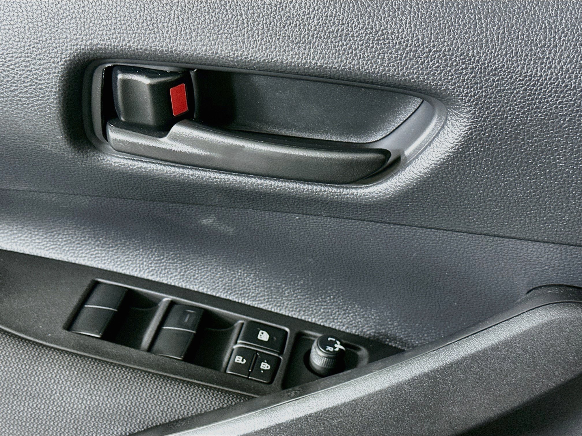 Used 2025 Toyota Corolla LE FWD image 15