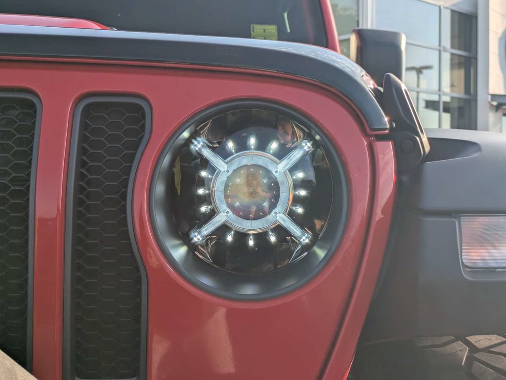 Used 2021 Jeep Wrangler Unlimited Rubicon AWD/4WD image 10