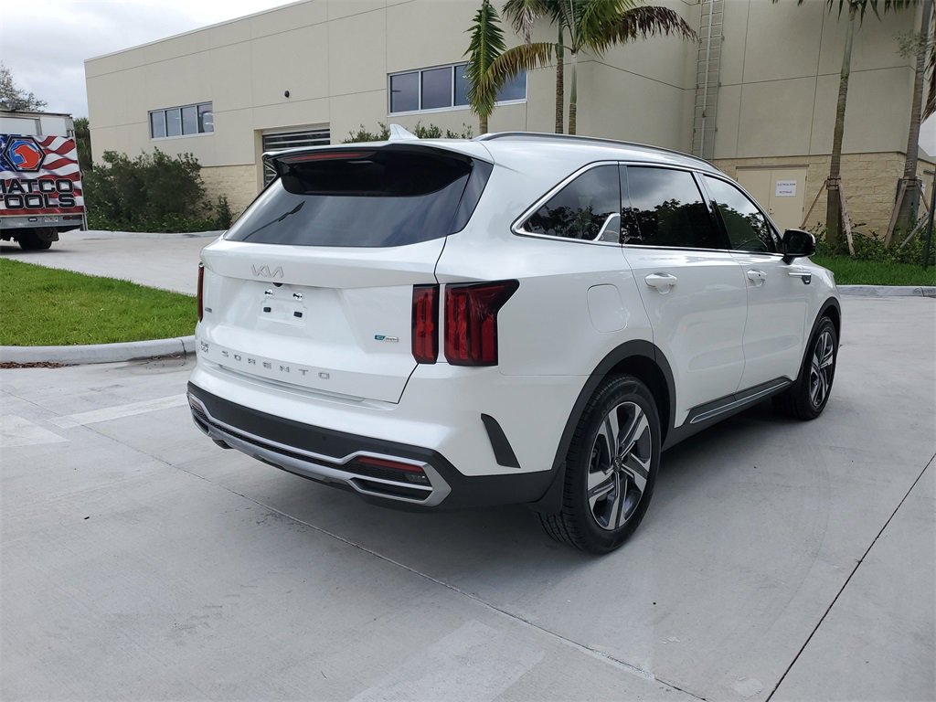 Used 2022 Kia Sorento SX w/ Panoramic Sunroof Package image 4