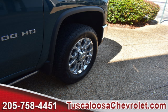 Used 2025 Chevrolet Silverado 2500 LTZ w/ LTZ Premium Package AWD/4WD image 14