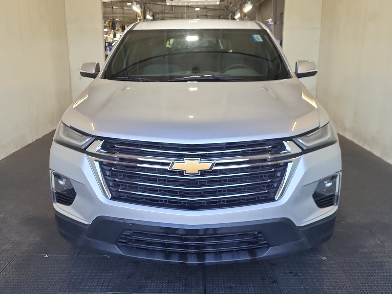 Used 2022 Chevrolet Traverse LT FWD video 2