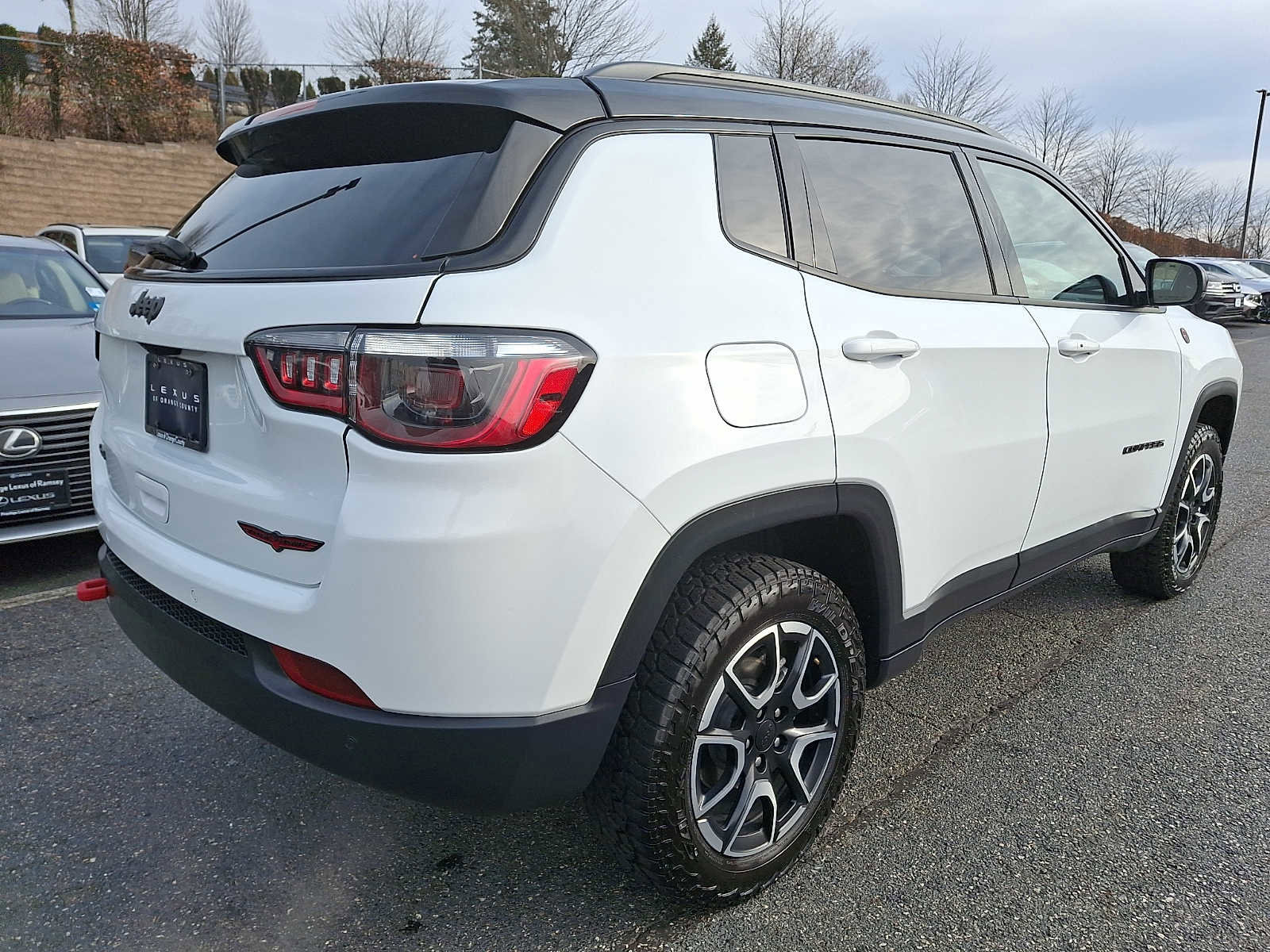 Used 2024 Jeep Compass Trailhawk image 5