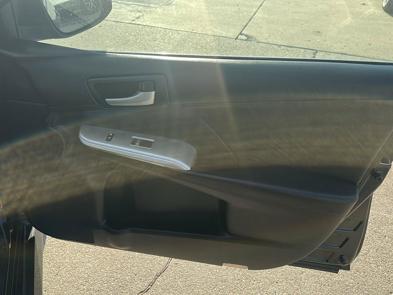 Used 2014 Toyota Camry SE FWD image 22