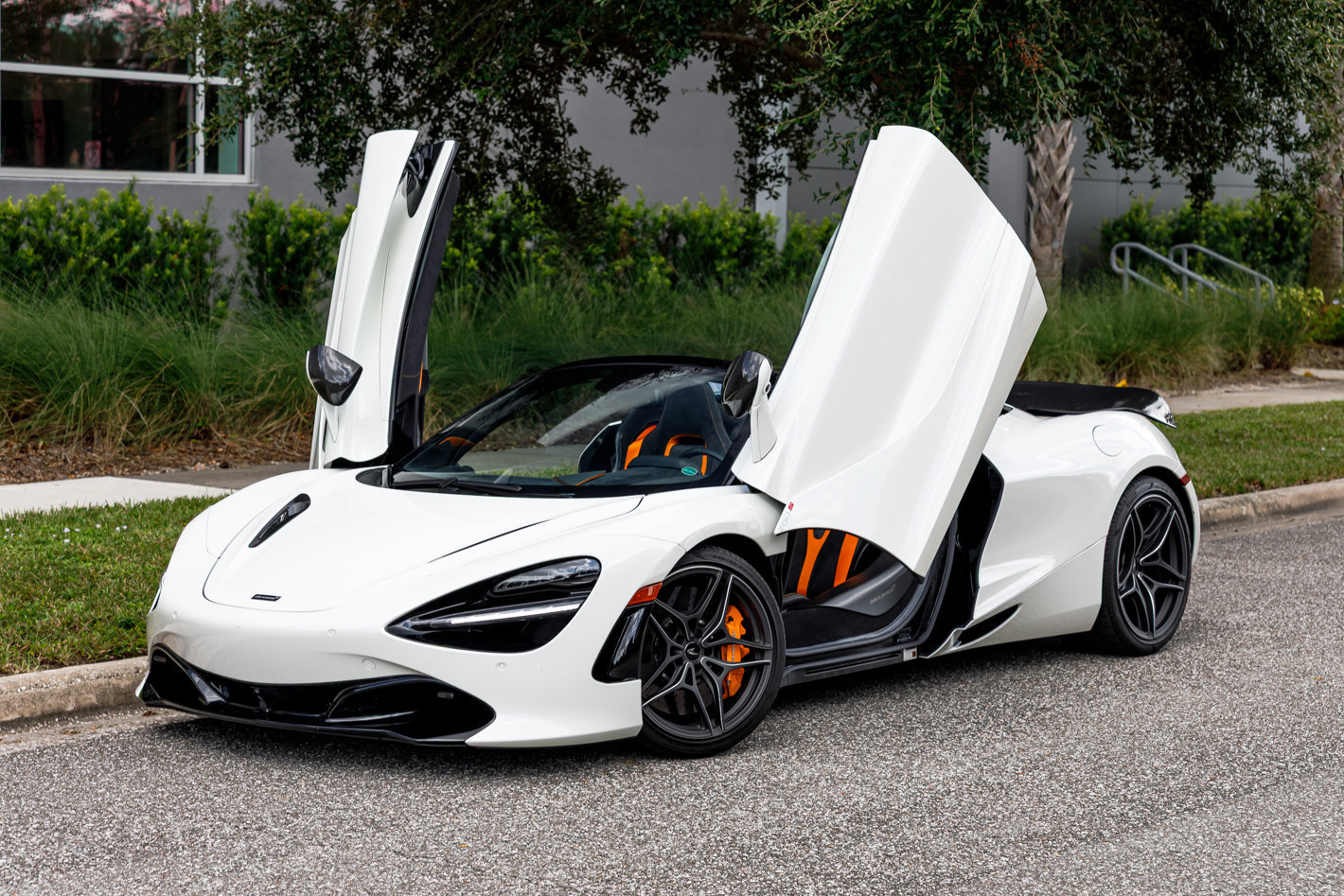 Used 2020 McLaren 720S Performance RWD image 44